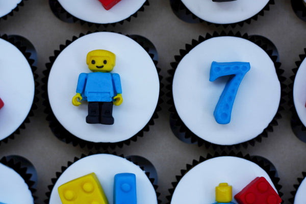Lego Friends, mini cakes, cupcakes from Vualia