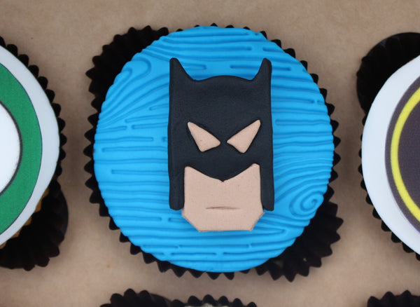 Batman keksiukai; Batman cupcakes, Superherojų keksiukai, dekoruoti keksiukai,  dovanos berniukams, cupcake children, mini cakes, cupcakes from Vualia